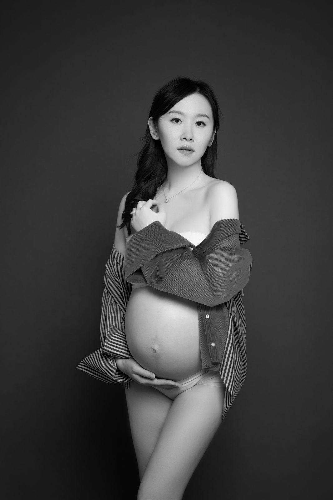 孕婦照 · 黑白風