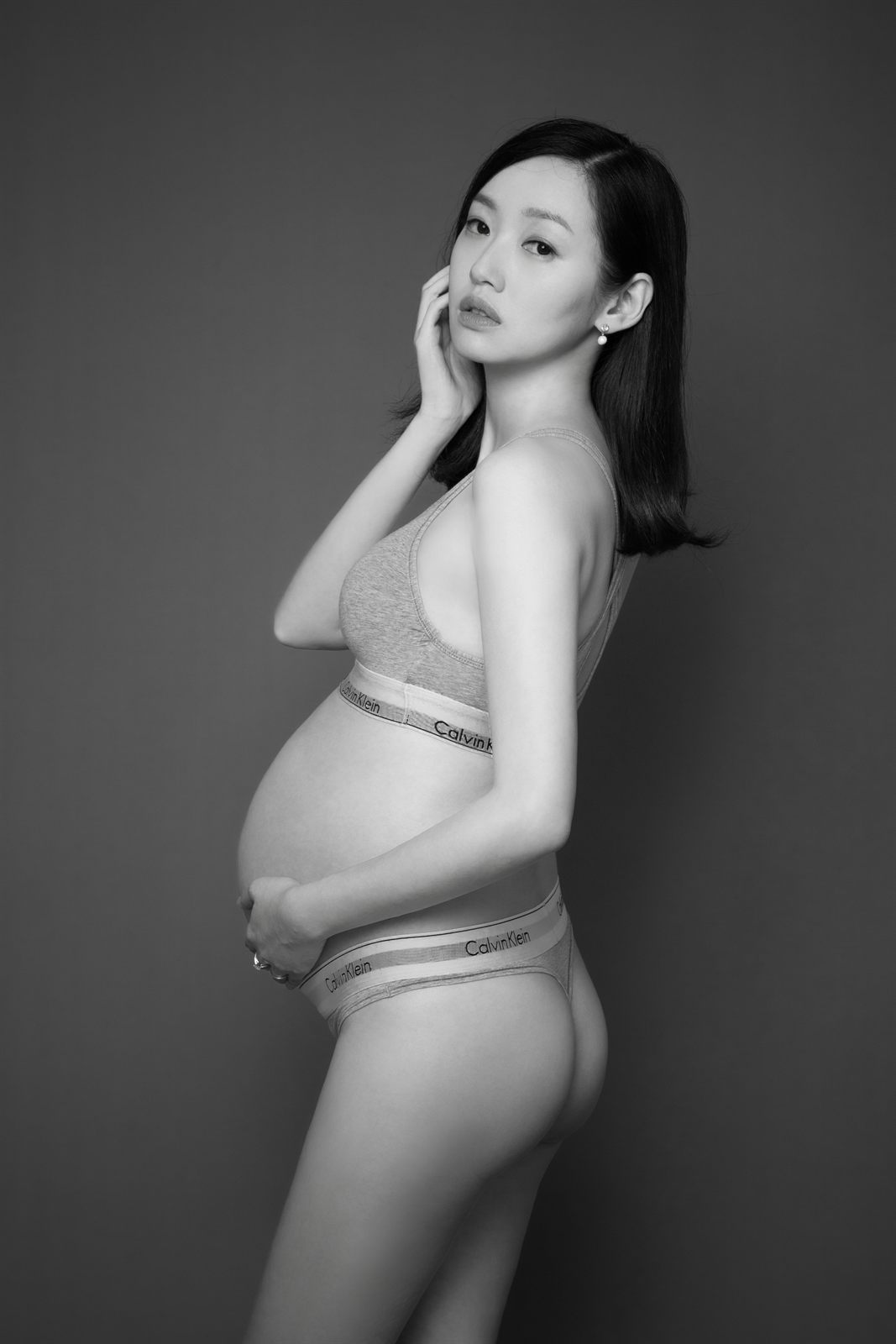孕婦照 · 黑白風